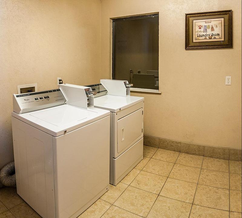 Downtowner Inn and Suites Monroe Rd - image 11