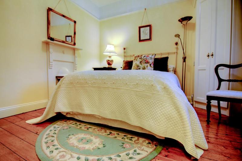 Double Room with Private Bathroom image 2