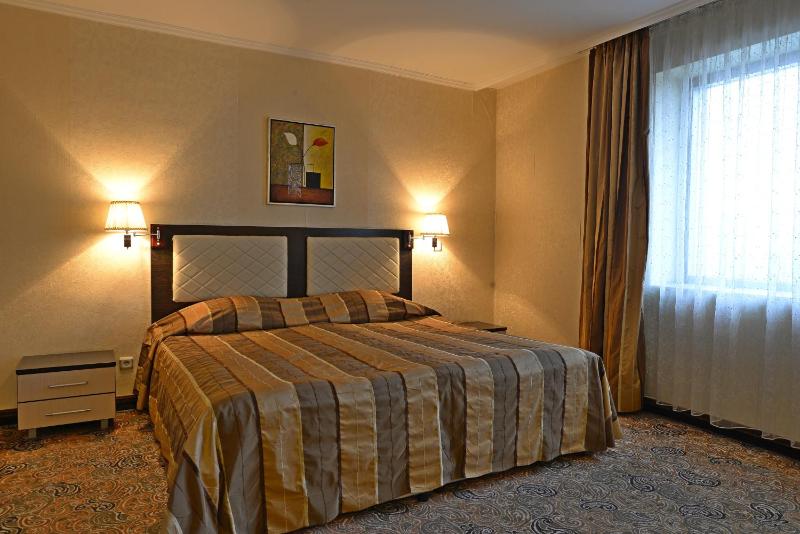 Double or Twin Room image 4