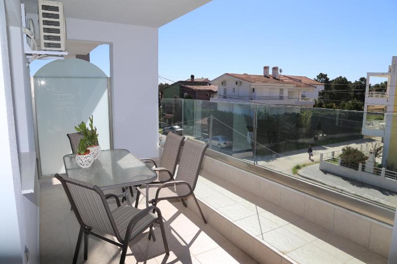Superior Suite with Side Sea View image 2