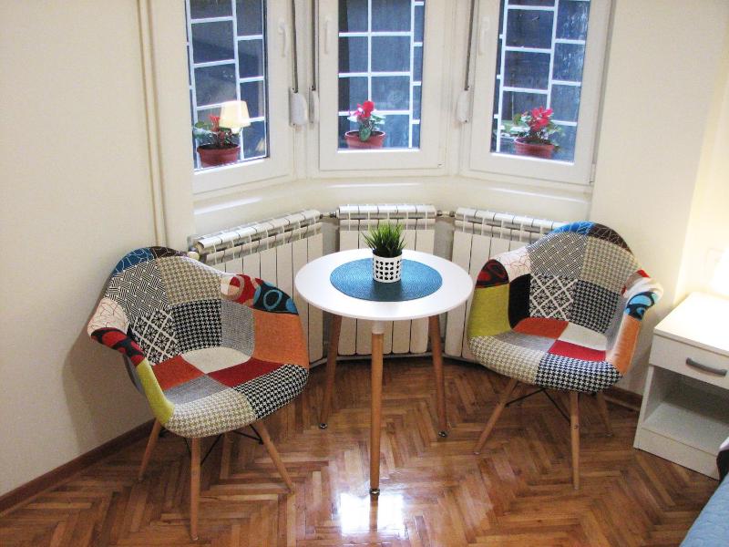 Bohemian Dawn Apartment - image 8