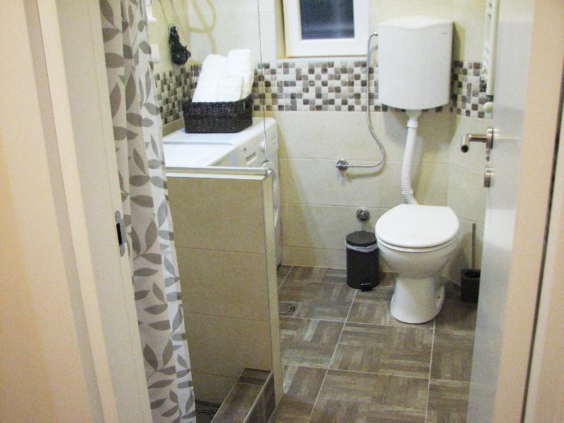 Bohemian Dawn Apartment - image 16