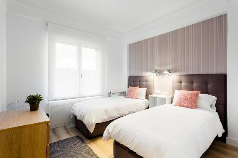 Jose Abascal Apartment by Flatsweethome - image 12