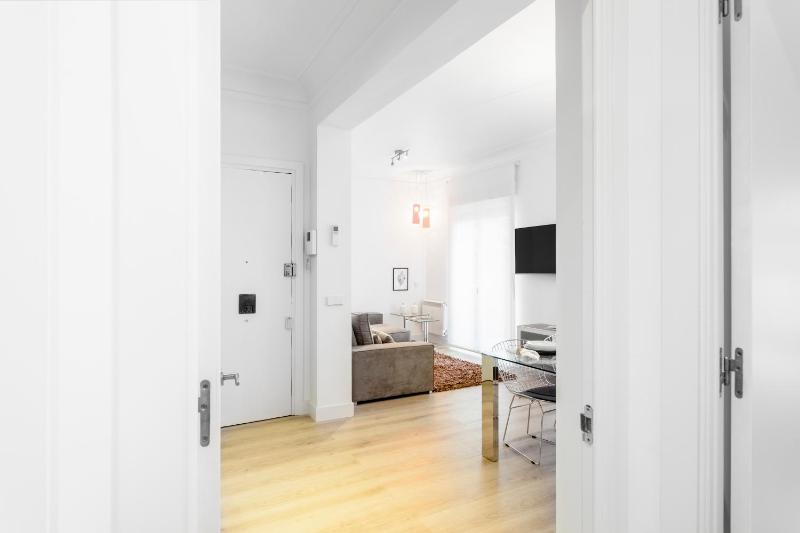 Jose Abascal Apartment by Flatsweethome - image 14
