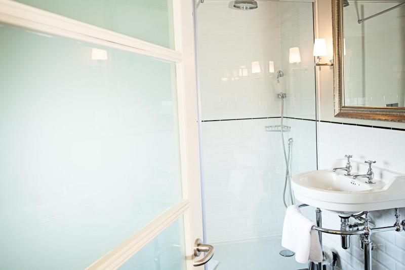 Grand Twin Room image 2