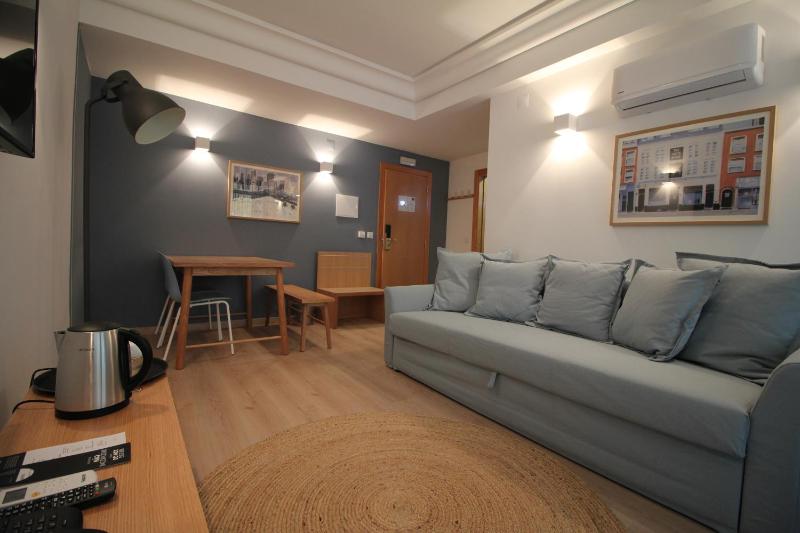 Standard Suite image 3