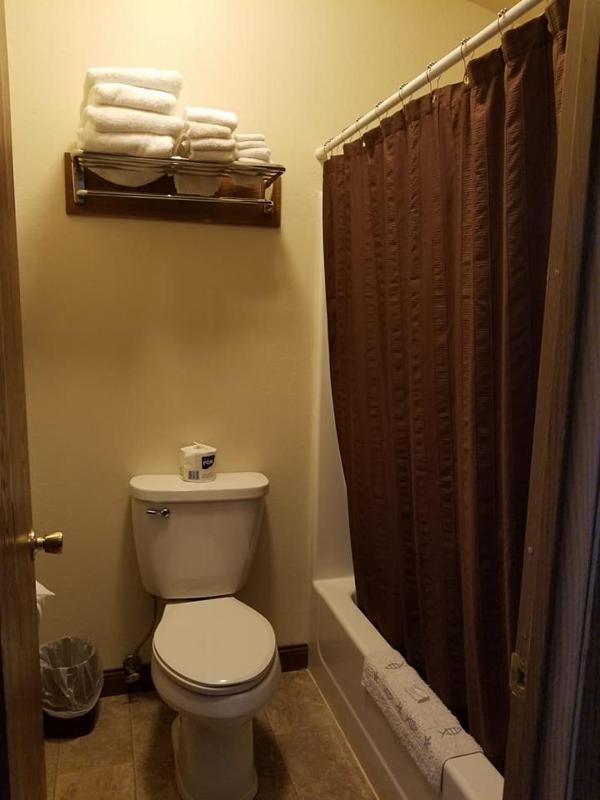 Standard Queen Room image 4