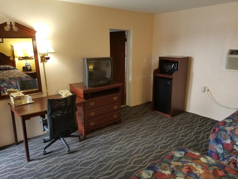 Double Room with Two Double Beds - Non-Smoking image 4