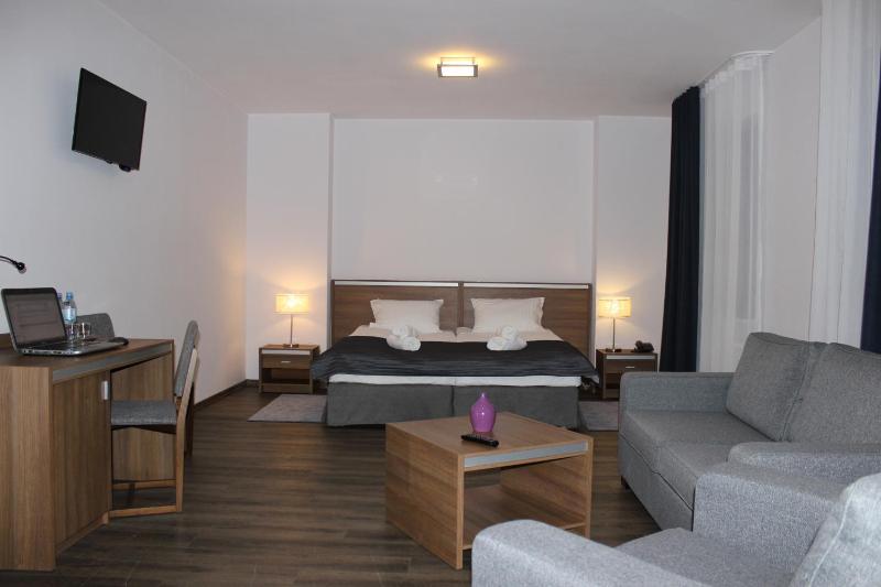 Deluxe Double Room (2 Adults + 1 Child) image 4