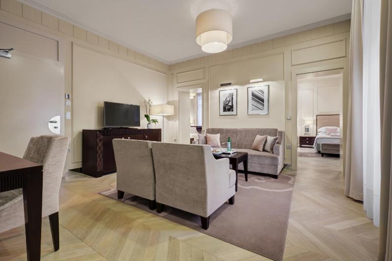 Presidential Suite image 2