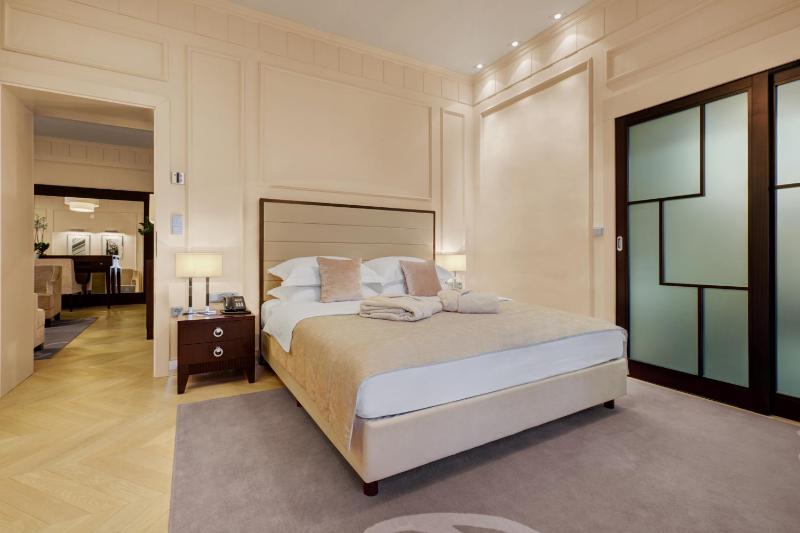 Presidential Suite image 4