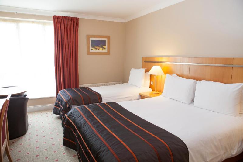 Twin Room image 1