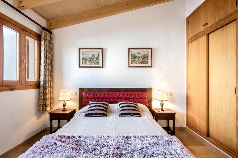 Three-Bedroom House image 4