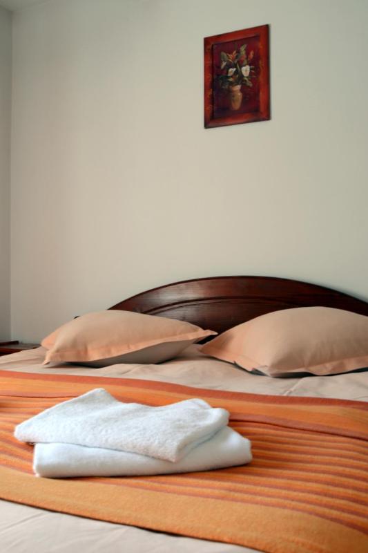 Double Room image 3