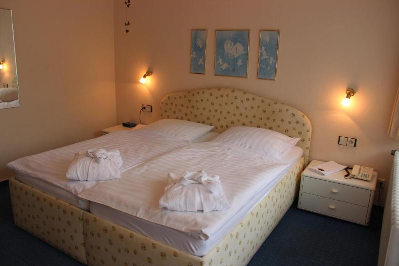 Double Room image 4