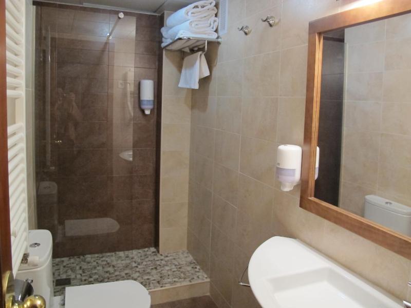 Triple Room image 2