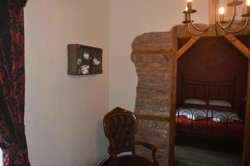 Large Double Room image 4