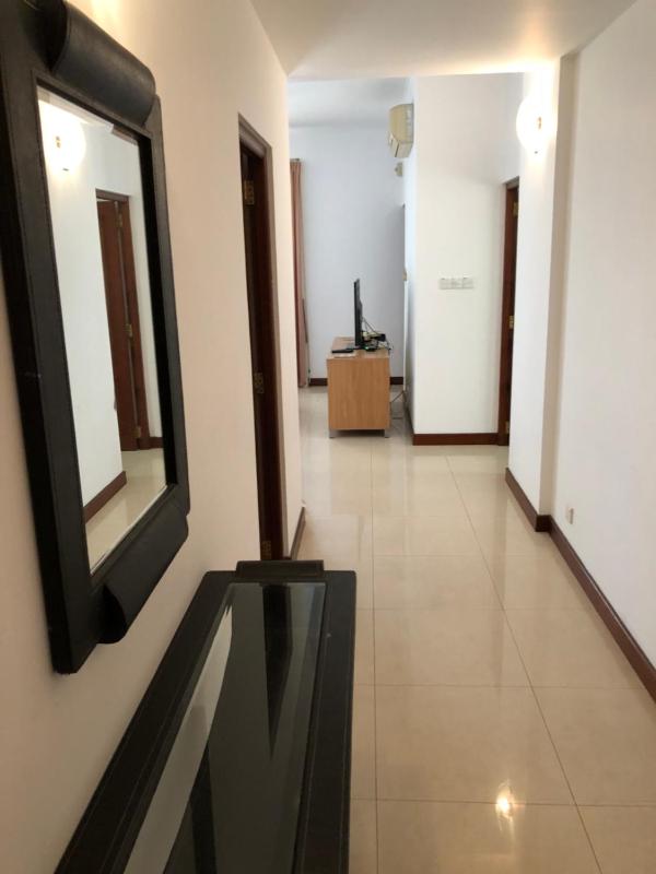 Hedges Court Residencies 2 Bed Room with En- suite baths 103 sqm spacious Apartment - image 3