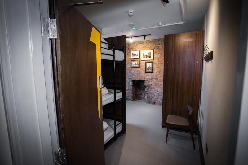 Private 15-Bed Dormitory with Shared Bathroom image 2
