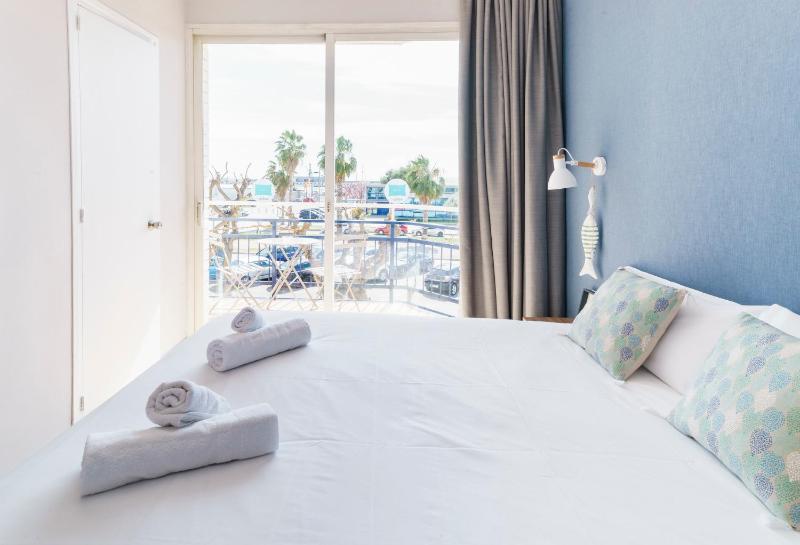 Double Room with Terrace image 4