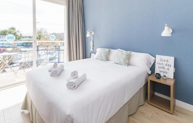 Double Room with Terrace image 2