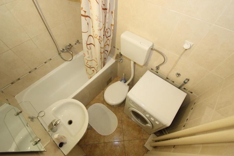 Studio Apartment image 2