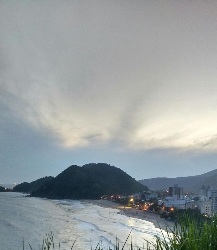 Relaxe nas melhores praias do Guarujá. - image 8