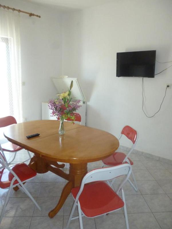 Two-Bedroom Apartment with Terrace and Sea View image 2