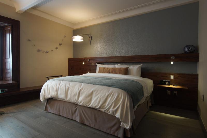1850 Hotel Boutique - image 8
