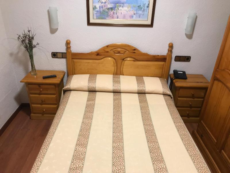 Double or Twin Room image 3