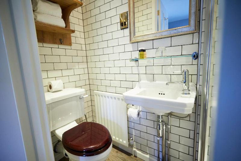 Single Room image 3