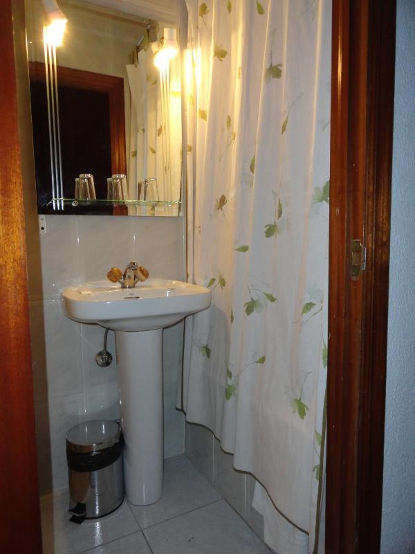 Hostal Kryse&Breogan -Madrid centro Gran Vía- - image 12