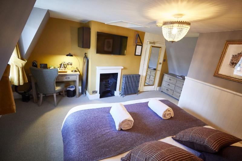 Superior Double or Twin Room image 4