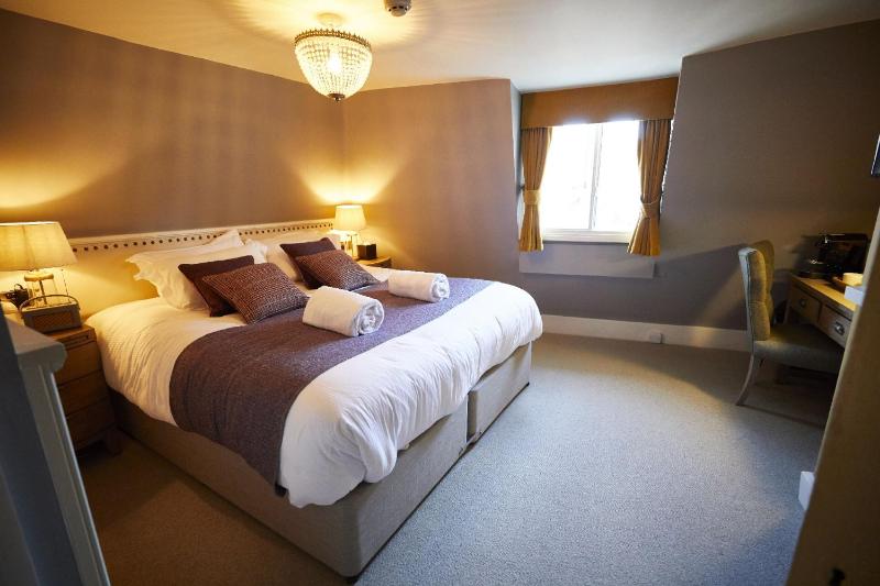 Superior Double or Twin Room image 3