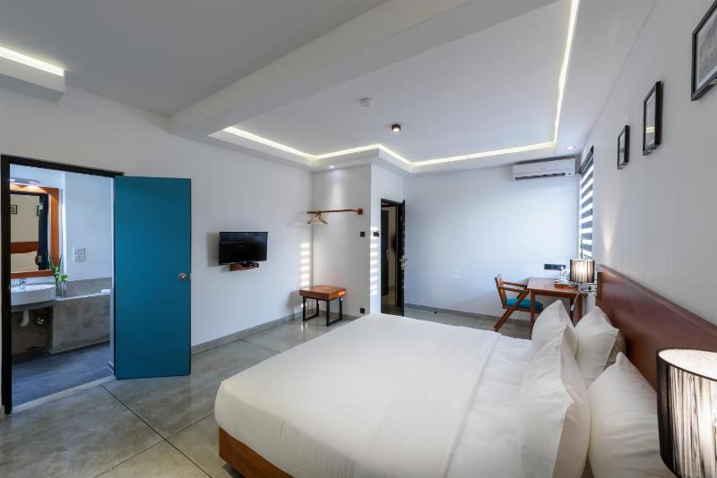 King Room image 3