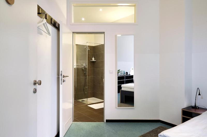Double Room with Private Bathroom image 1