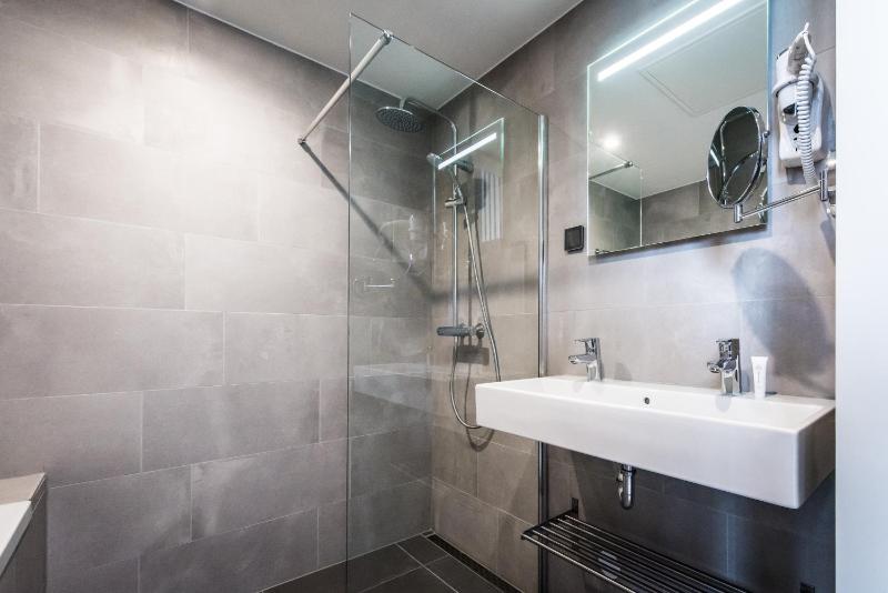 Large 2 Bedroom Apartment with Sofa Bed - Duplex image 4