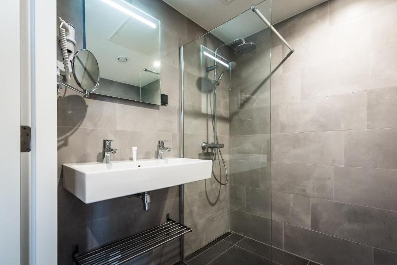 2 Bedroom Apartment  image 3