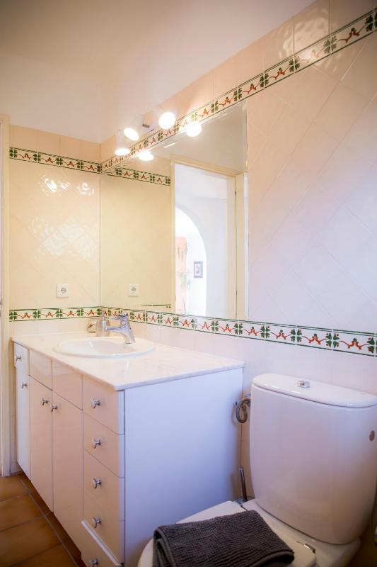 One-Bedroom House with Private Garden image 4