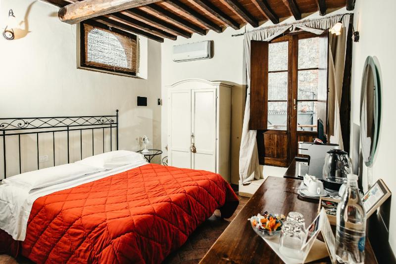 Budget Double Room image 3