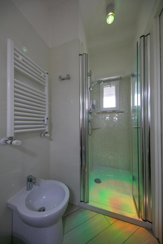 Suite with Spa Bath image 2