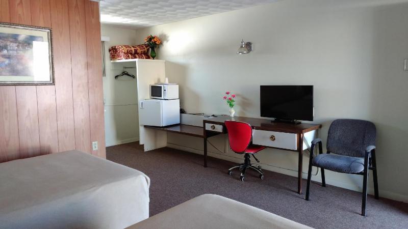 Standard Double Room with Two Double Beds - Non-Smoking image 4