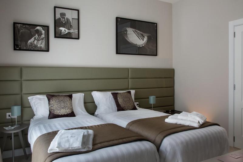 Twin Room image 1
