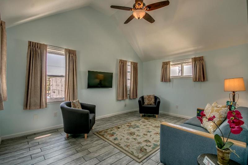 Three-Bedroom Family Apartment image 2