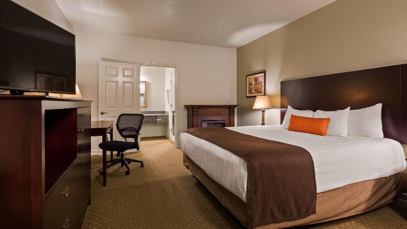 King Room with Balcony and Bay View - Communication Assistance/Non-Smoking