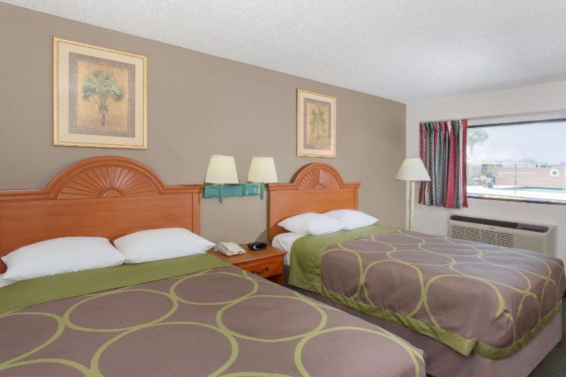 Double Room with Two Double Beds - Non-Smoking image 3