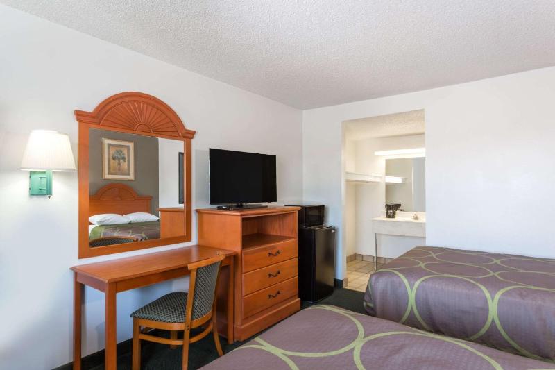 Double Room with Two Double Beds - Non-Smoking image 2