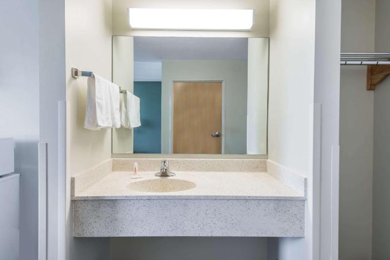 Double Room with Two Double Beds - Non-Smoking image 2