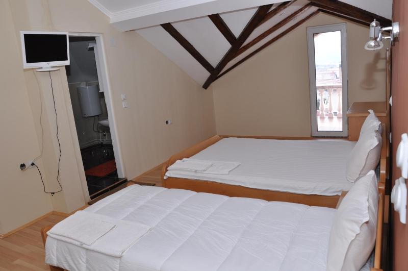 Triple Room image 3