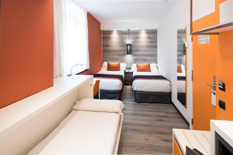 Triple Room (3 Adults) image 3
